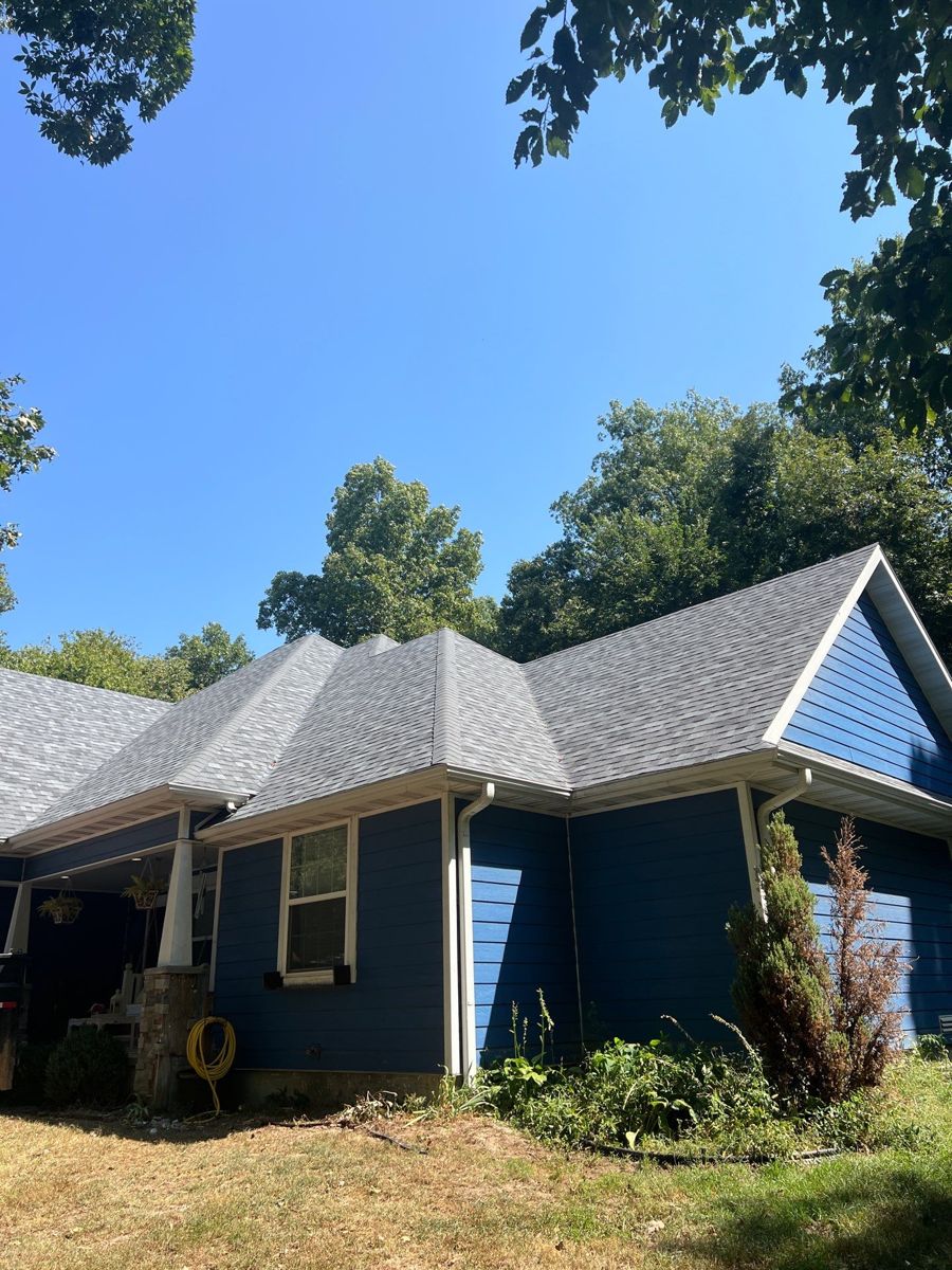 Completed new shingle roof on a Springfield, MO home