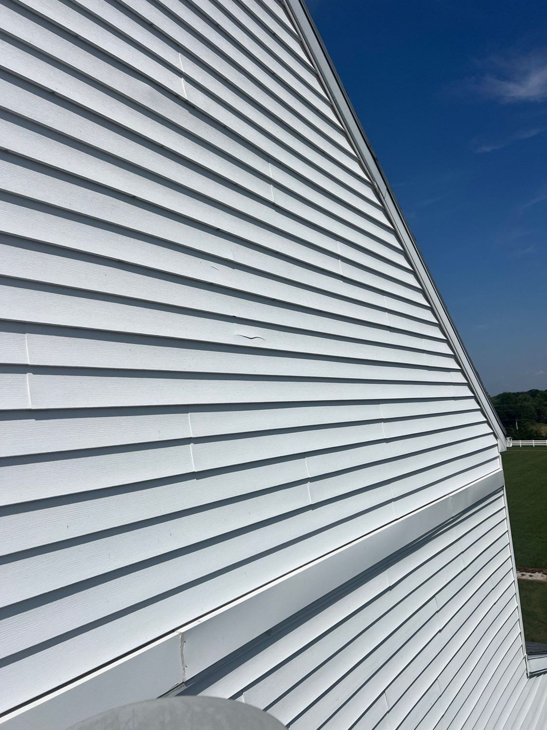 Close-up of newly installed vinyl siding on a home near Springfield, Missouri